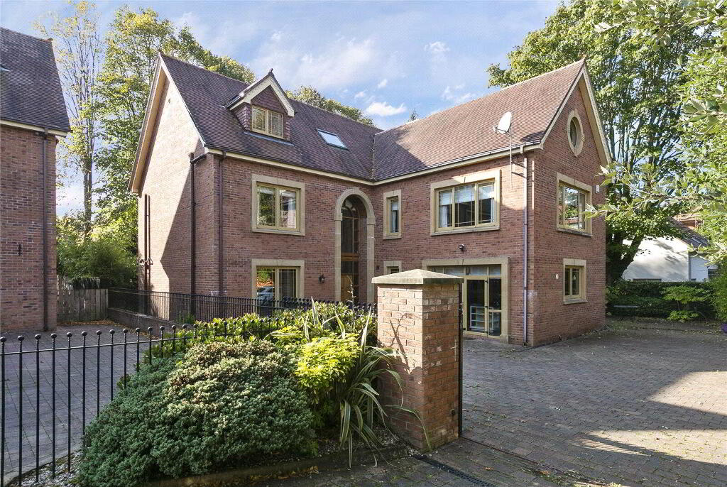 27b Deramore Park, Malone, Belfast, BT9 5JX