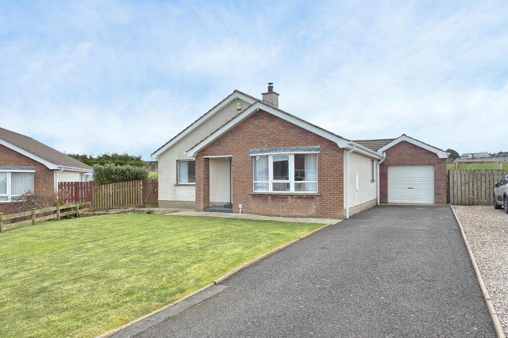 17 Castle View Park, Portrush, BT56 8AS