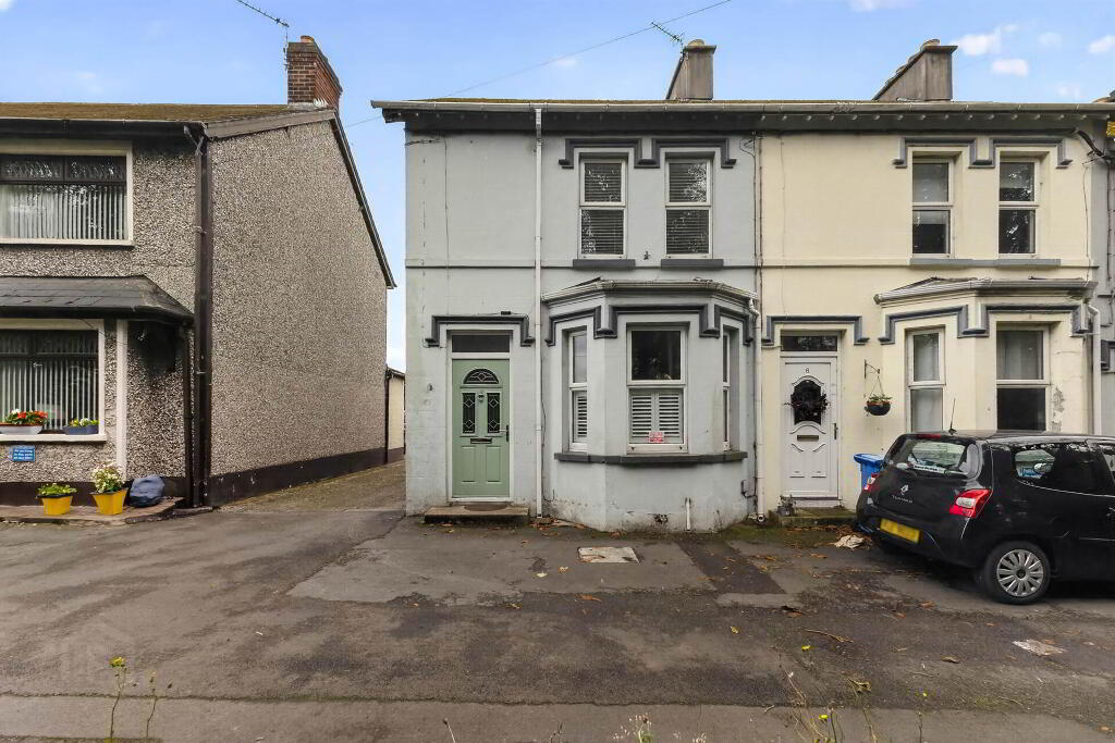 5 Belvoir Park, Lisburn, BT28 1TZ